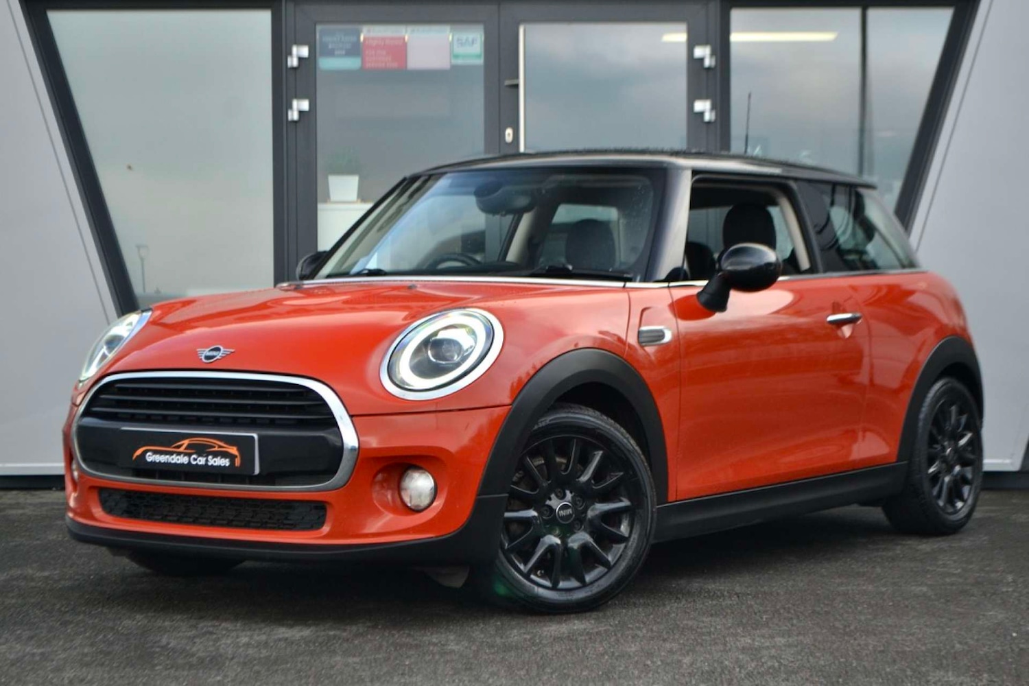 Used MINI Hatch 2019 for sale - 78026395: Photo 1