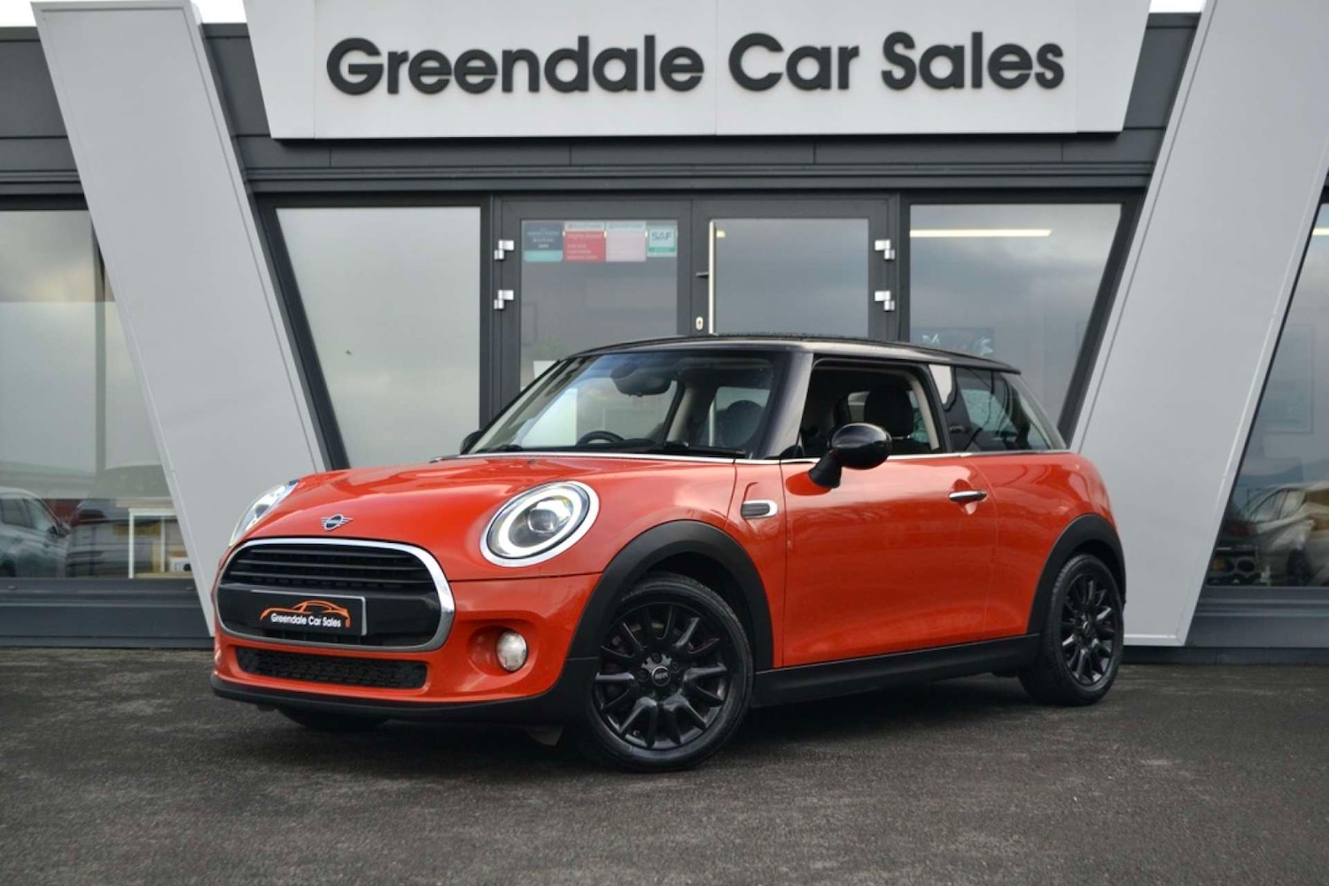 Used MINI Hatch 2019 for sale - 78026395: Photo 2