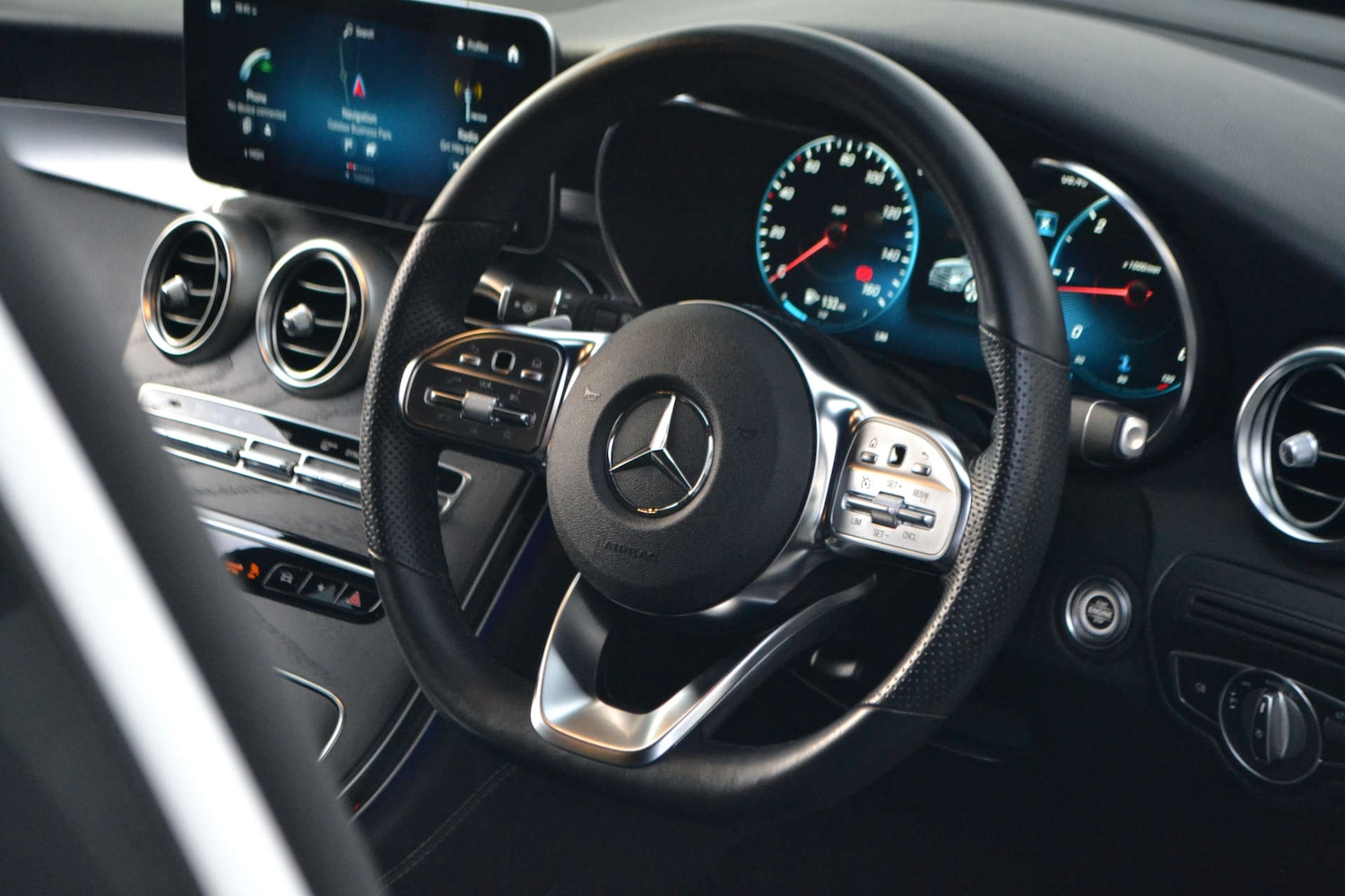 Used Mercedes-Benz GLC 2019 for sale - 76618096: Photo 31