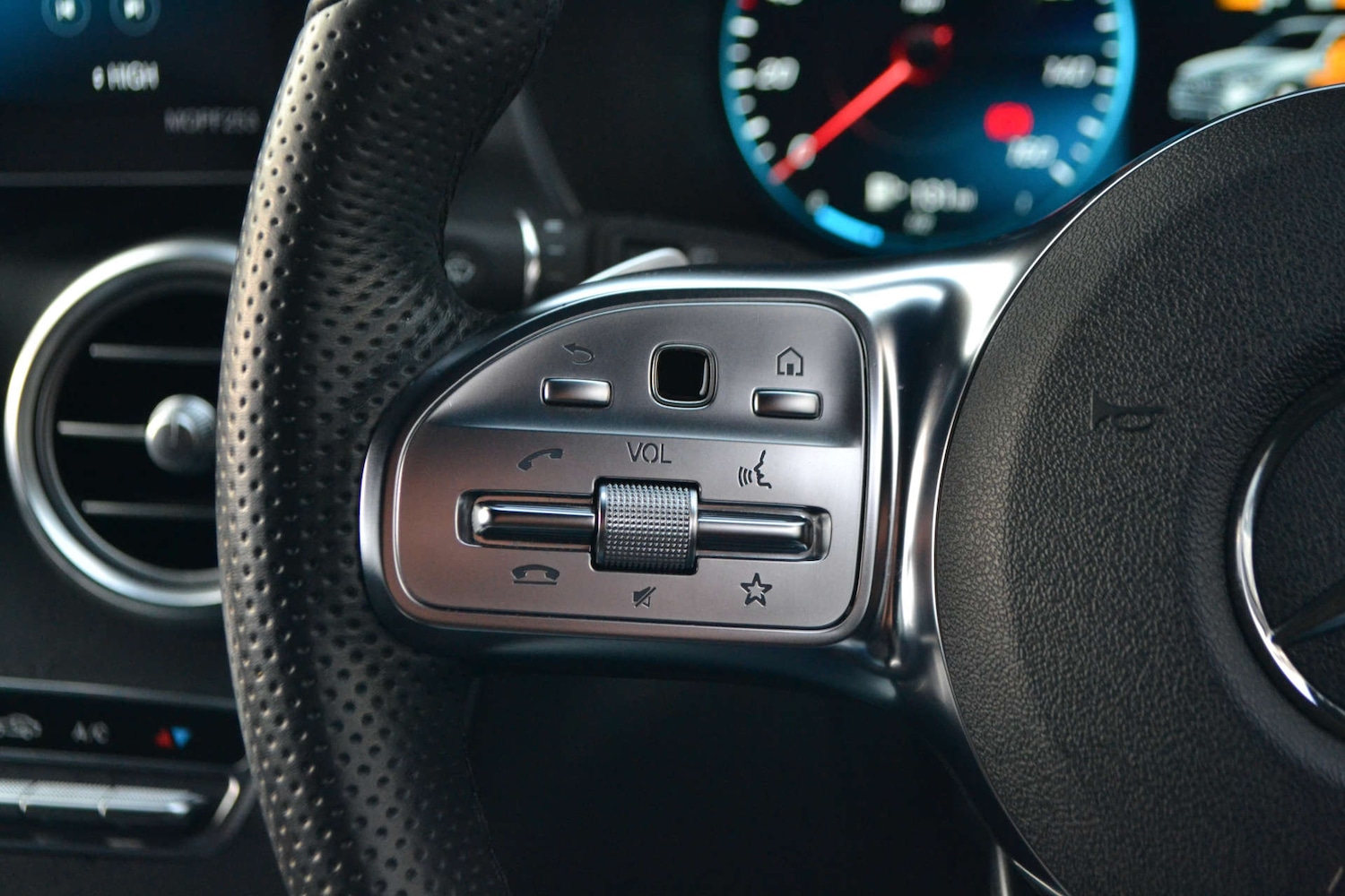 Used Mercedes-Benz GLC 2019 for sale - 76618096: Photo 44