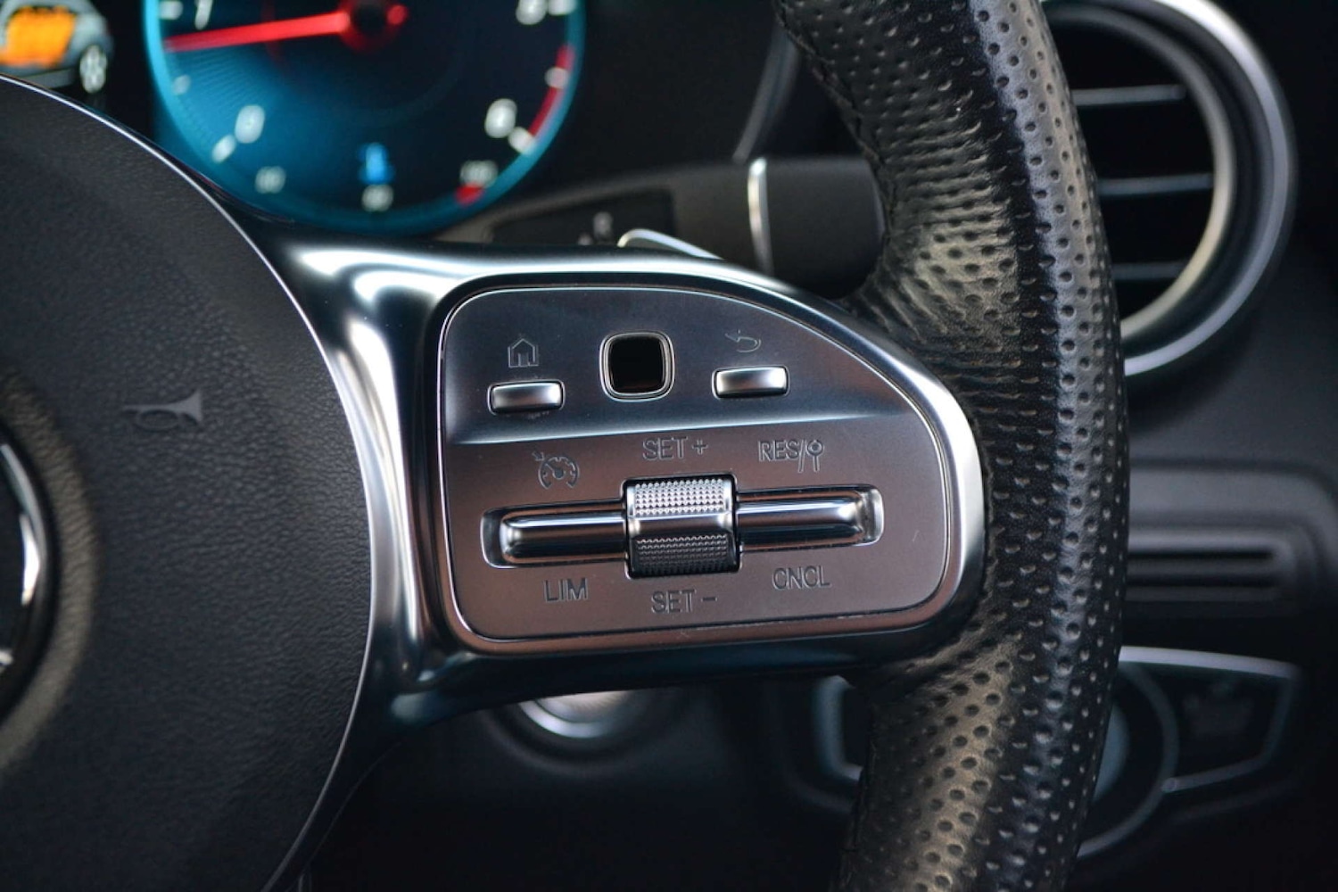 Used Mercedes-Benz GLC 2019 for sale - 76618096: Photo 46