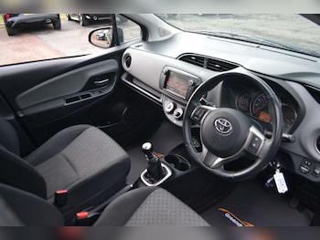 Used Toyota Yaris 2015 for sale - 78846638: Photo