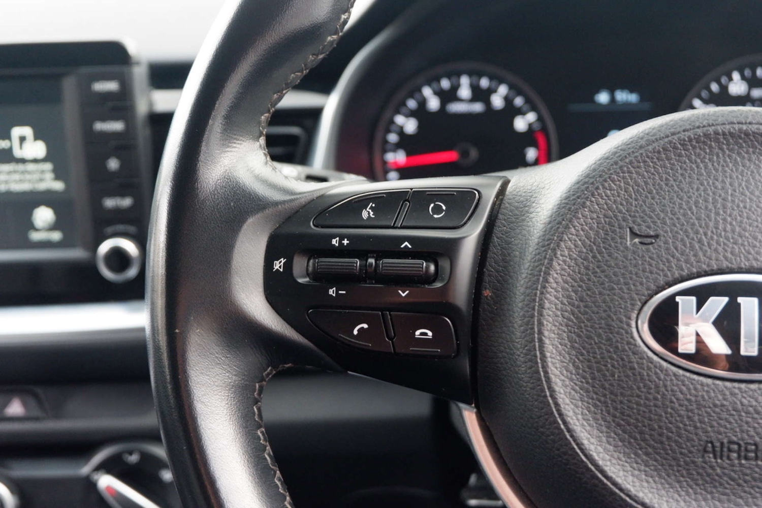 Used Kia Stonic 2019 for sale - 77639564: Photo 32