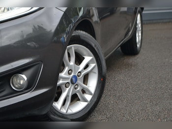 Used Ford Fiesta 2015 for sale - 79404899: Photo