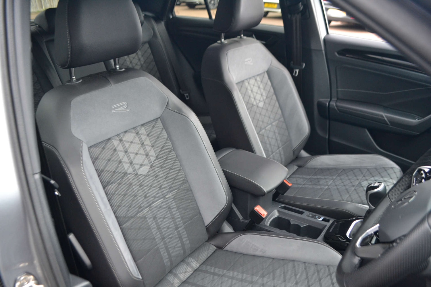 Used Volkswagen T-Roc 2023 for sale - 76614741: Photo 29