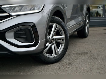 Used Volkswagen T-Roc 2023 for sale - 76614741: Photo