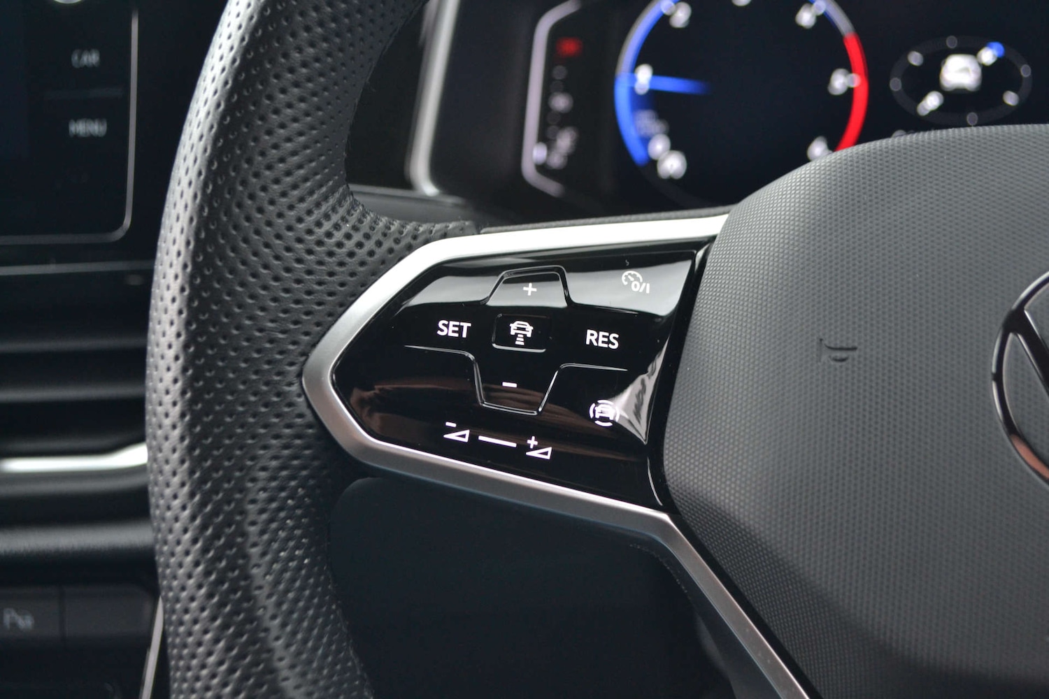 Used Volkswagen T-Roc 2023 for sale - 76614741: Photo 45