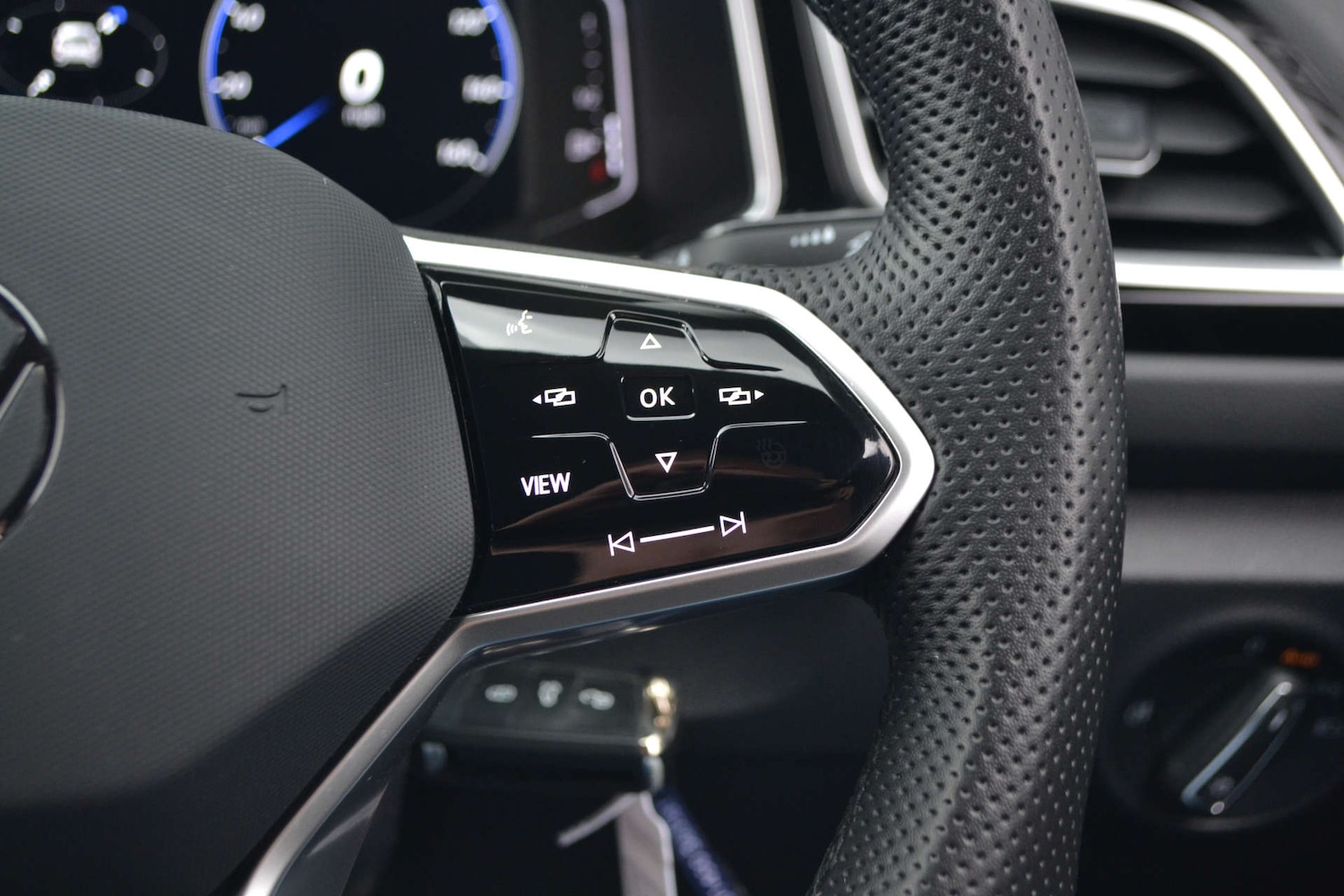 Used Volkswagen T-Roc 2023 for sale - 76614741: Photo 46