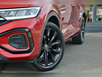 Used Volkswagen T-Roc 2022 for sale - 76618102: Photo