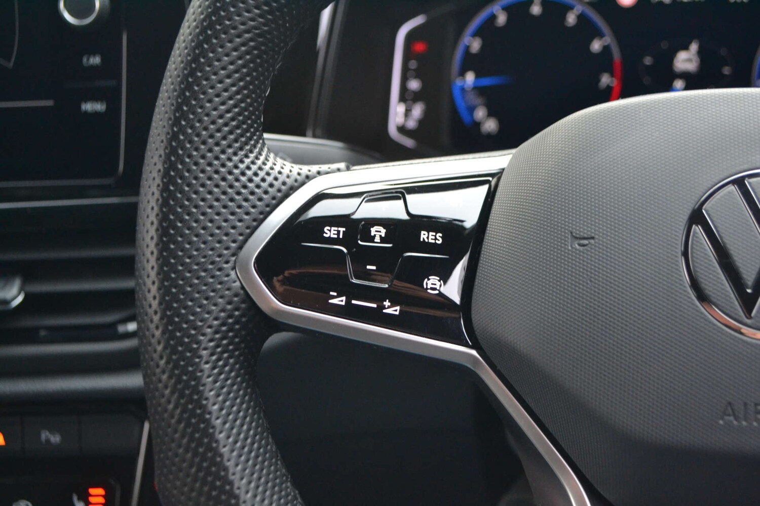 Used Volkswagen T-Roc 2022 for sale - 76618102: Photo 40