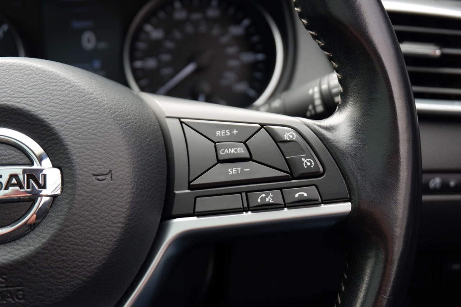 Used Nissan Qashqai 2018 for sale - 76618135: Photo 32