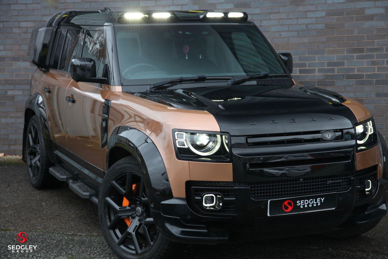 Used Land Rover Defender 110 for sale - 77344410: Photo 2