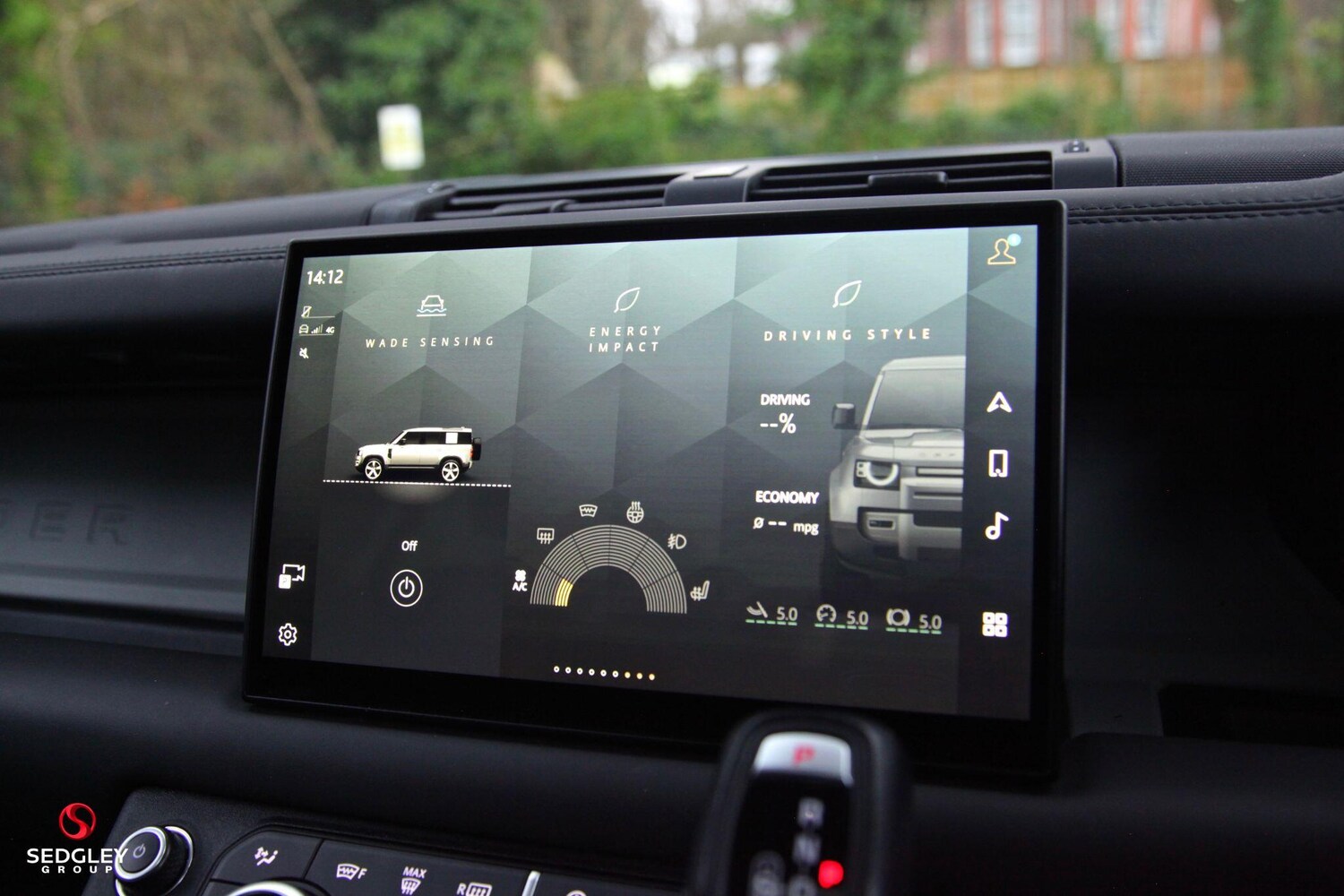 Used Land Rover Defender 110 for sale - 77344410: Photo 31