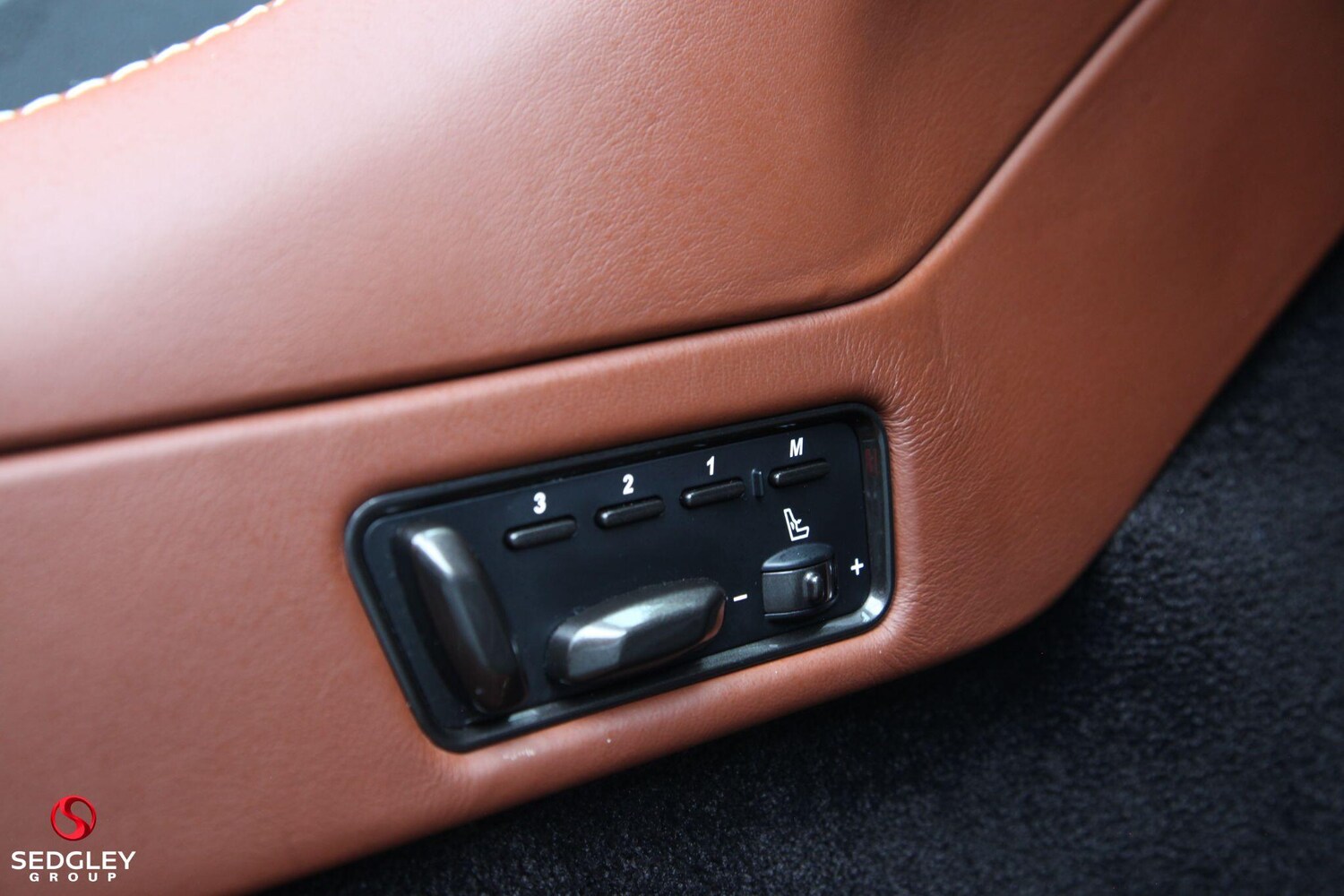 Used Aston Martin Vanquish for sale - 77958406: Photo 37