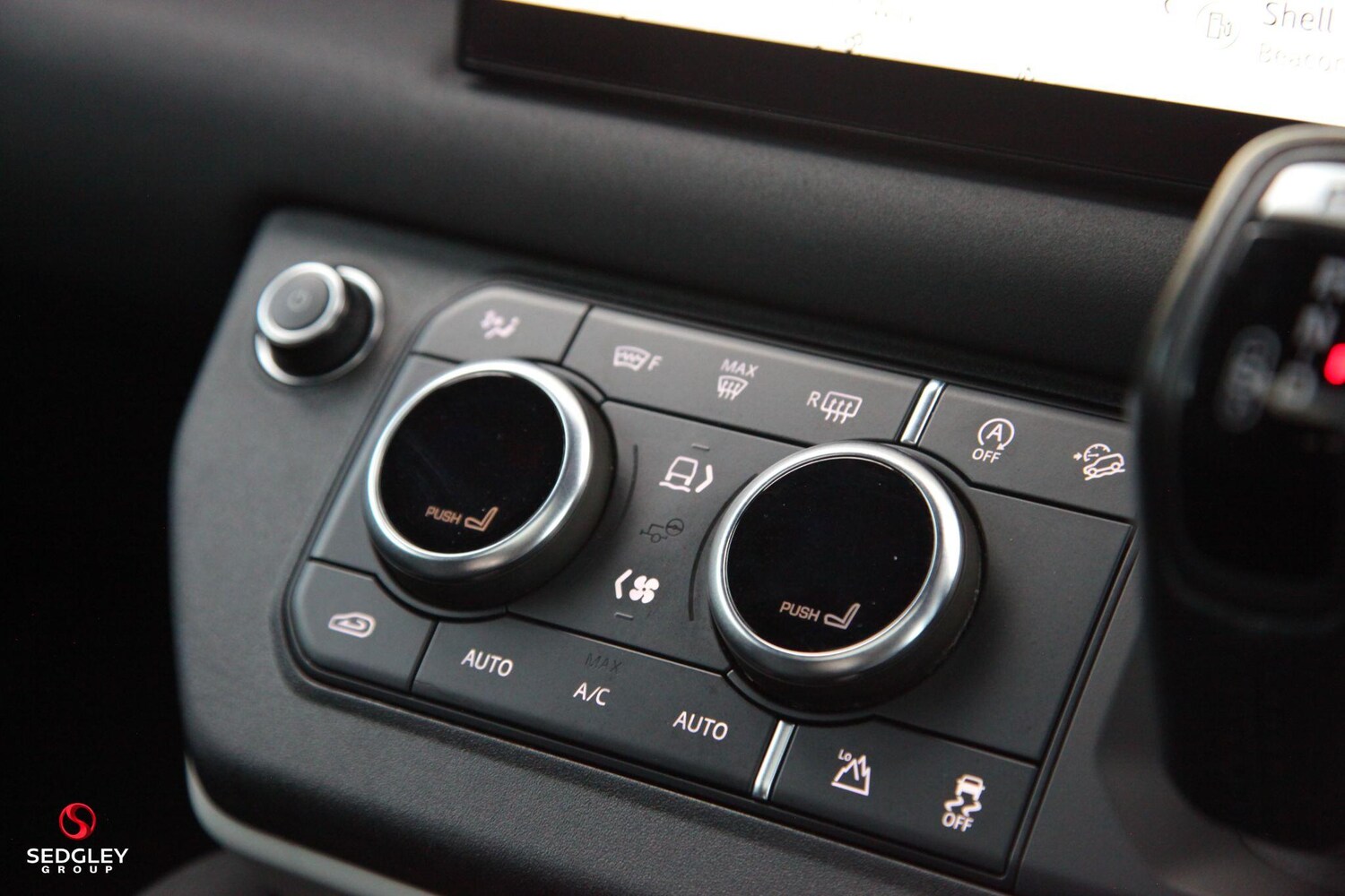 Used Land Rover Defender 90 for sale - 78047055: Photo 32