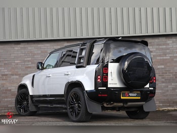Used Land Rover Defender 110 2023 for sale - 75978218: Photo