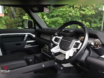 Used Land Rover Defender 110 2023 for sale - 75978218: Photo