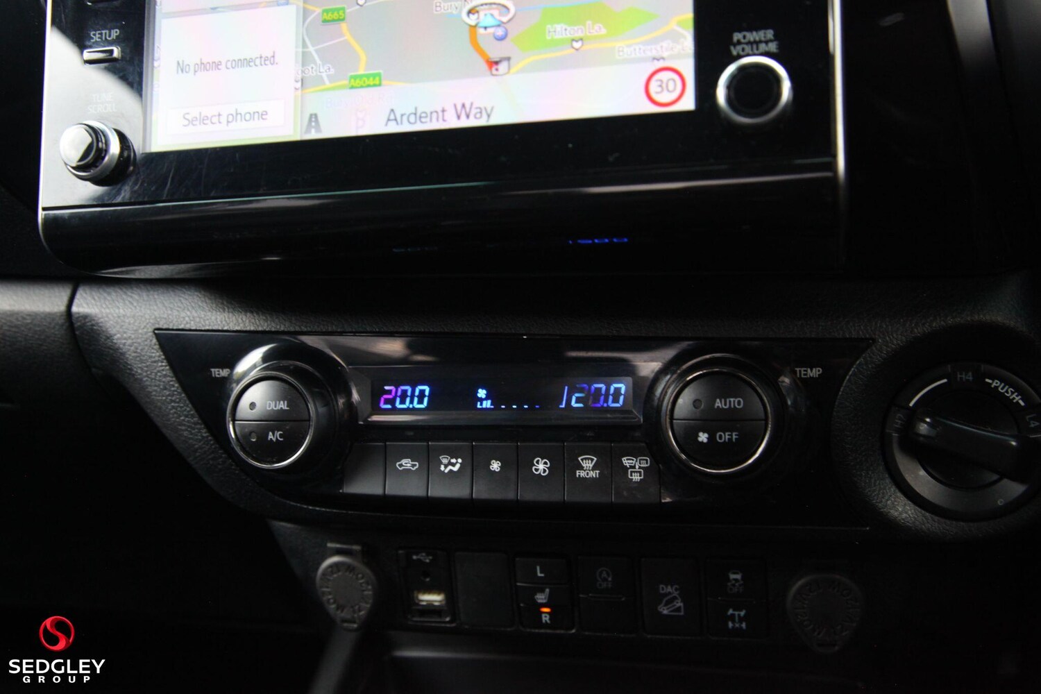 Used Toyota Hilux 2024 for sale - 76349911: Photo 27