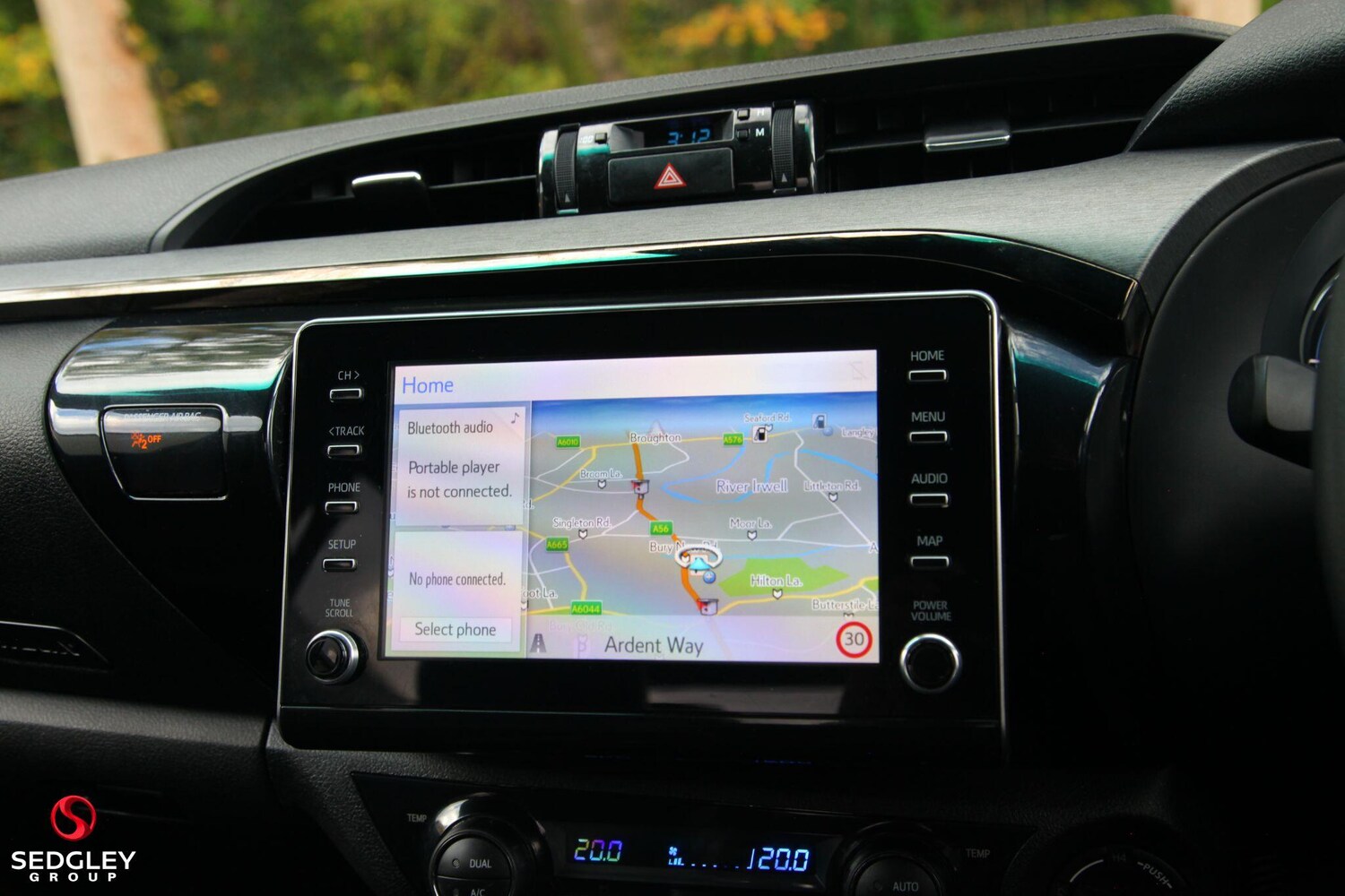 Used Toyota Hilux 2024 for sale - 76349911: Photo 29