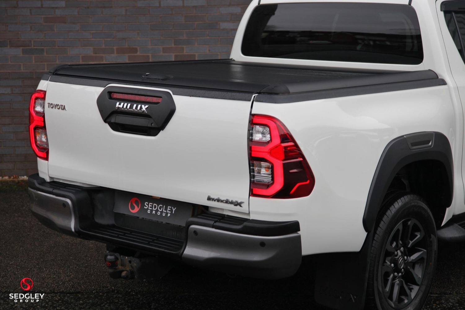 Used Toyota Hilux 2023 for sale - 77131322: Photo 2