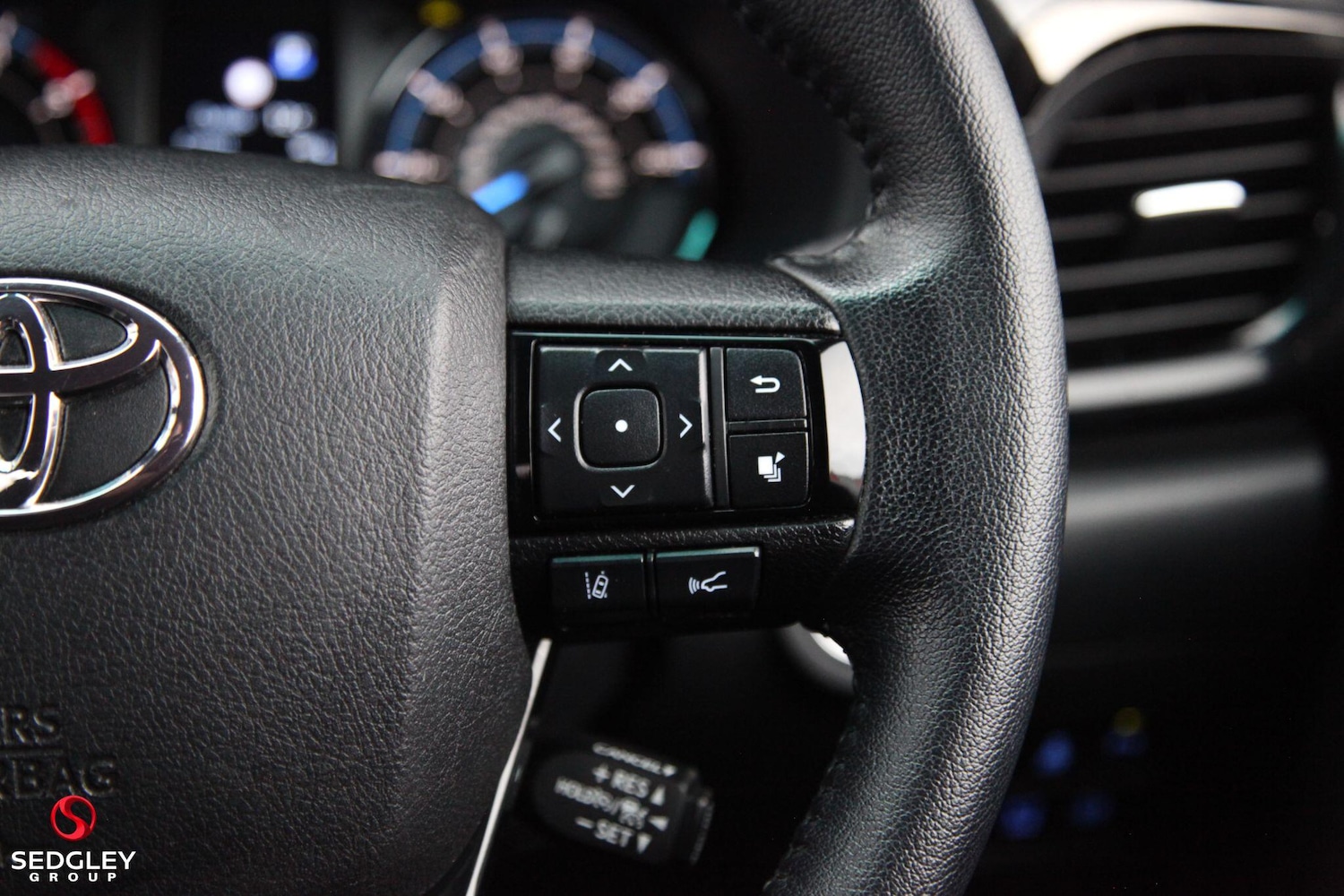 Used Toyota Hilux 2023 for sale - 77131322: Photo 25