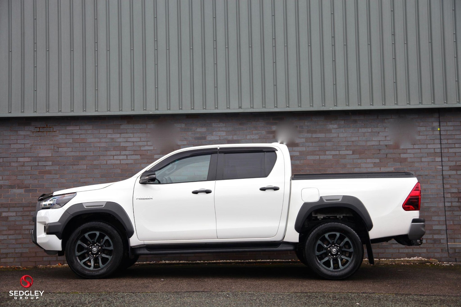 Used Toyota Hilux 2023 for sale - 77131322: Photo 4