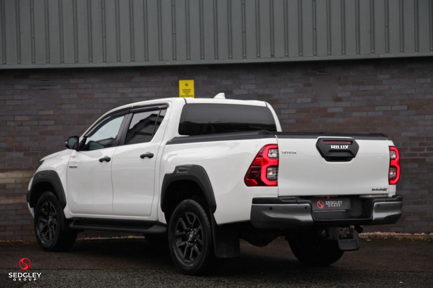 Used Toyota Hilux 2023 for sale - 77131322: Photo 9
