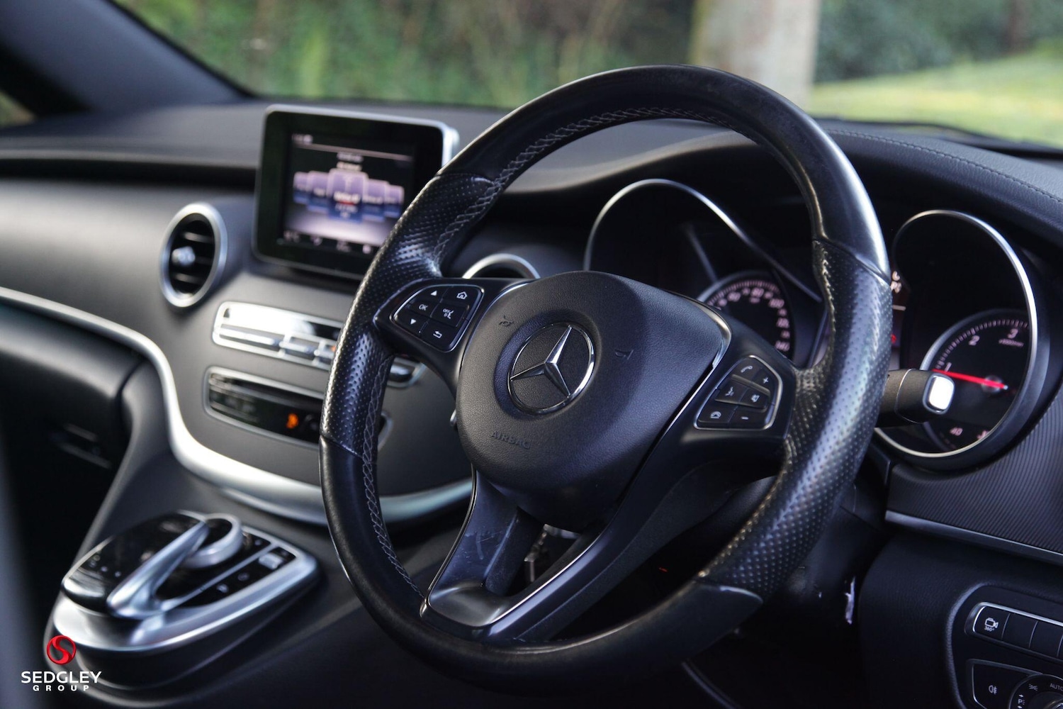 Used Mercedes-Benz V-Class 2017 for sale - 76898695: Photo 12