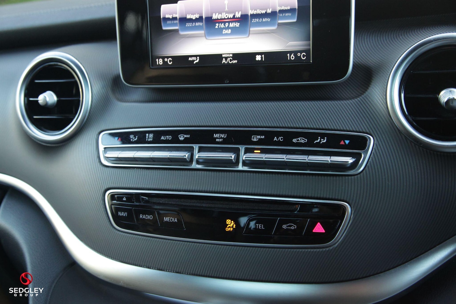 Used Mercedes-Benz V-Class 2017 for sale - 76898695: Photo 28