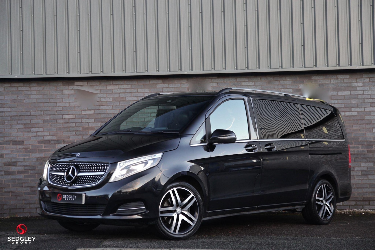 Used Mercedes-Benz V-Class 2017 for sale - 76898695: Photo 5