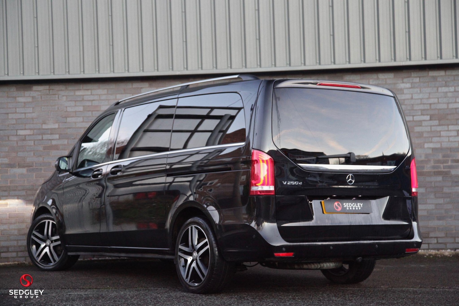 Used Mercedes-Benz V-Class 2017 for sale - 76898695: Photo 7