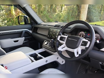 Used Land Rover Defender 90 2025 for sale - 77854209: Photo