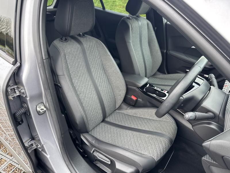 Used Peugeot 2008 2023 for sale - 77770621: Photo 28