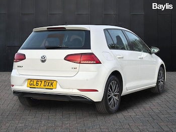 Used Volkswagen Golf 2017 for sale - 77770605: Photo