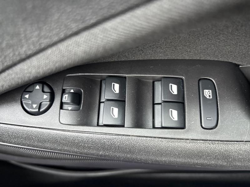 Used Vauxhall Crossland 2022 for sale - 77918599: Photo 17