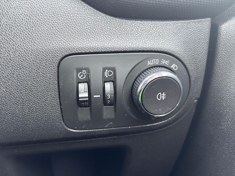 Used Vauxhall Crossland 2022 for sale - 77918599: Photo 28