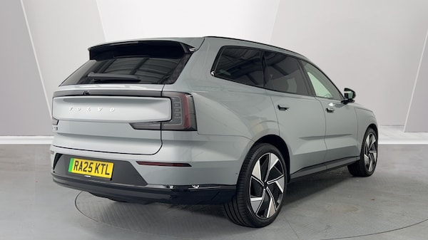 Used Volvo EX90 2025 for sale - 76018257: Photo 2
