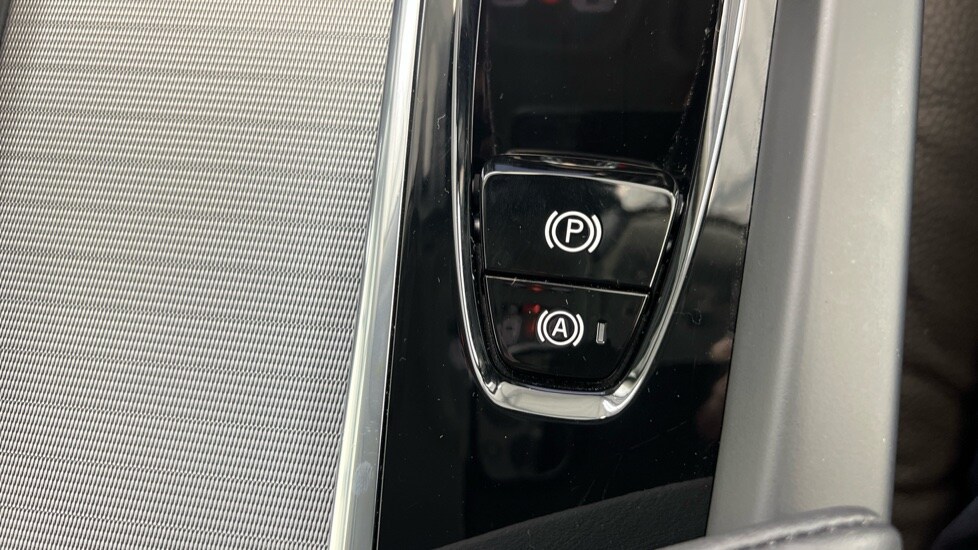 Used Volvo XC60 2025 for sale - 77261608: Photo 54