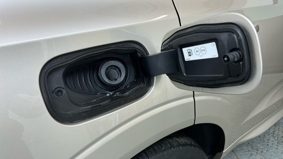 Used Volvo XC60 2023 for sale - 77560653: Photo 15