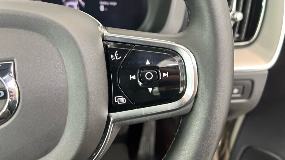 Used Volvo XC60 2023 for sale - 77560653: Photo 21