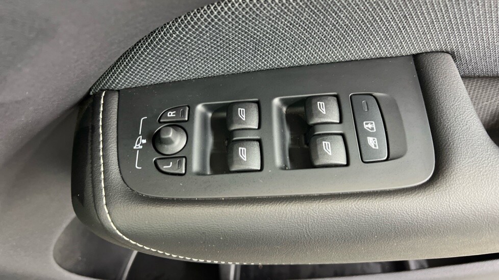 Used Volvo XC60 2023 for sale - 77560653: Photo 23