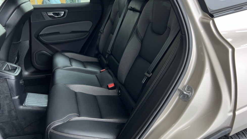 Used Volvo XC60 2023 for sale - 77560653: Photo 32
