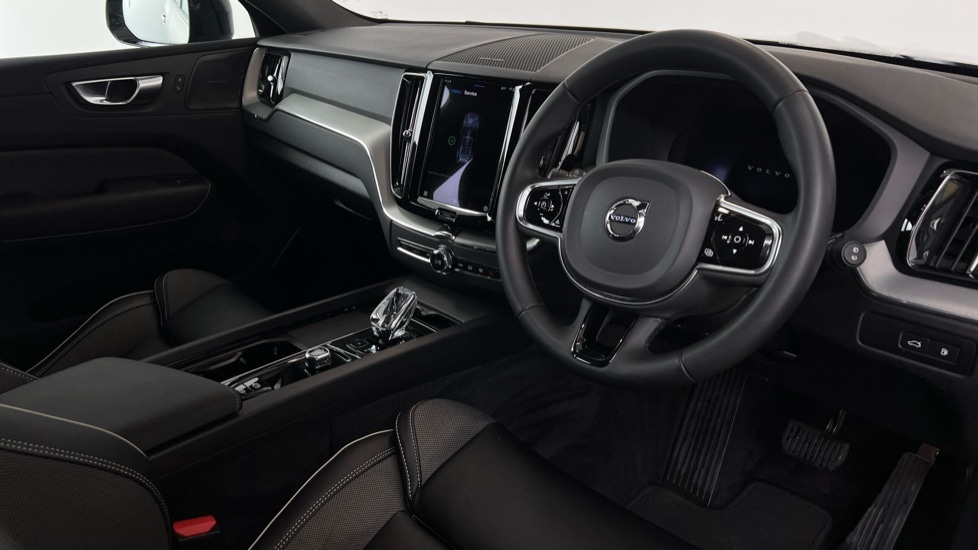 Used Volvo XC60 2023 for sale - 77560653: Photo 4