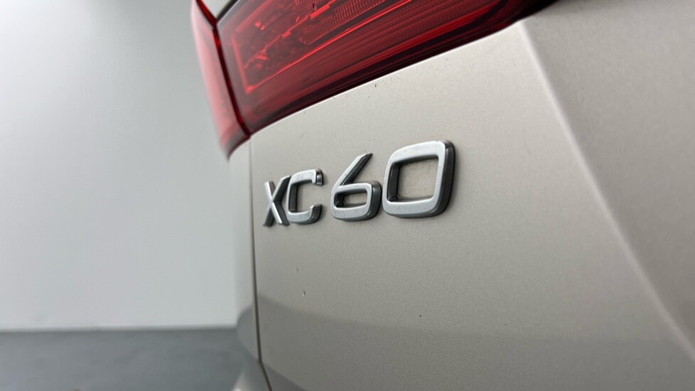 Used Volvo XC60 2023 for sale - 77560653: Photo 42