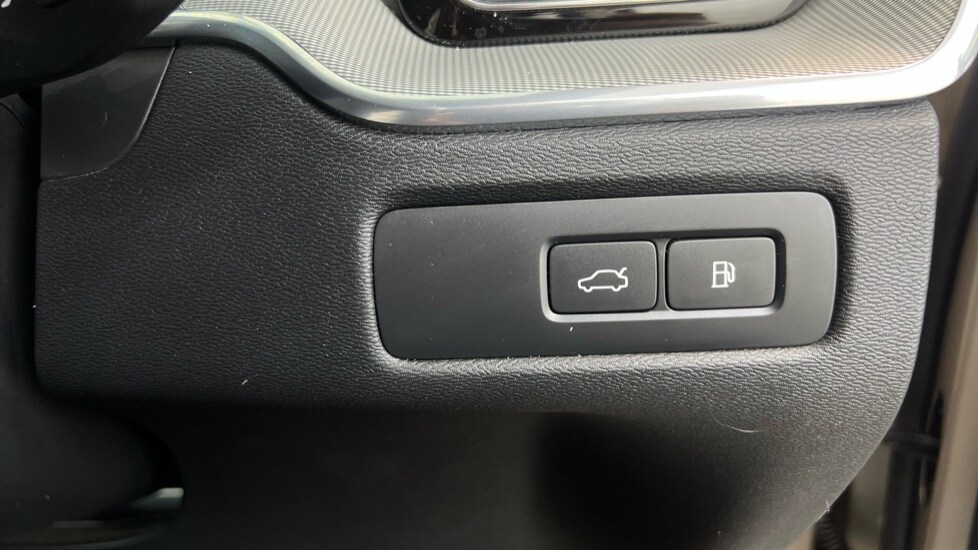 Used Volvo XC60 2023 for sale - 77560653: Photo 51