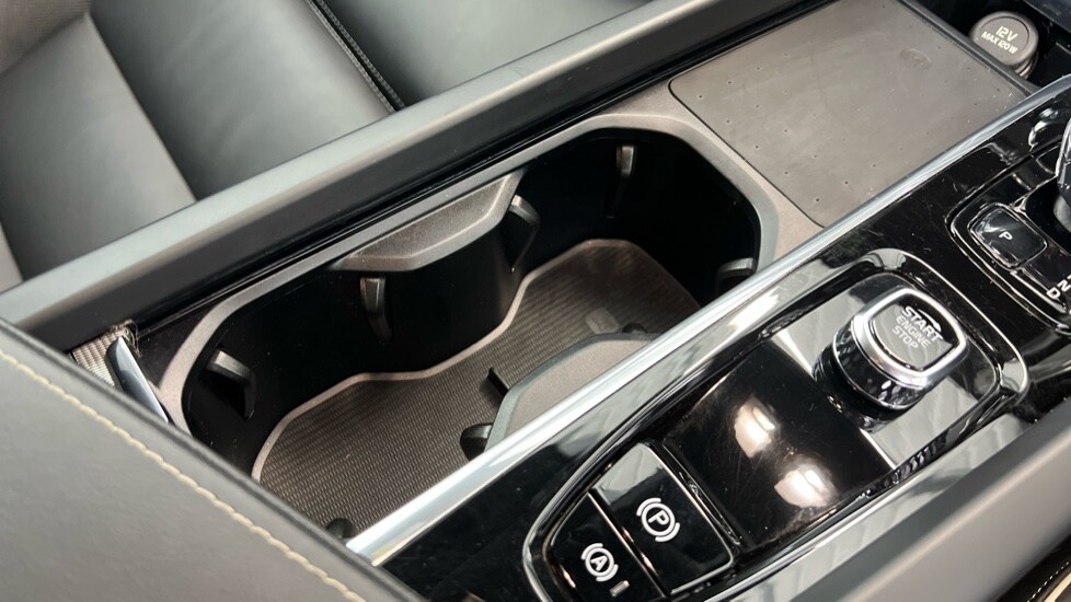 Used Volvo XC60 2023 for sale - 77560653: Photo 54