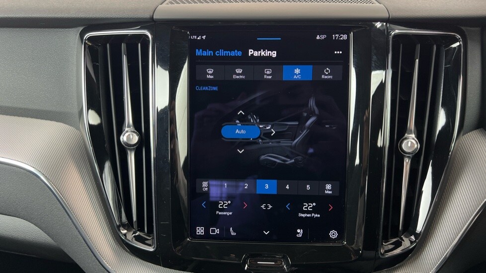 Used Volvo XC60 2023 for sale - 77560653: Photo 59