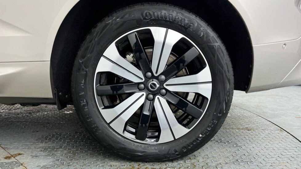 Used Volvo XC60 2023 for sale - 77560653: Photo 9