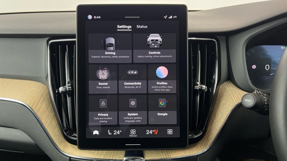 Used Volvo XC60 2025 for sale - 77740069: Photo 17