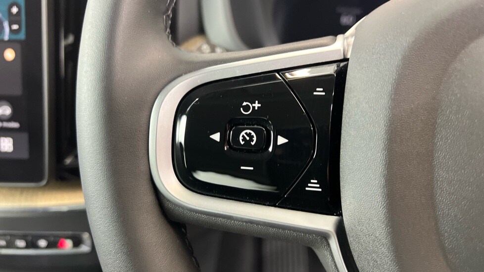 Used Volvo XC60 2025 for sale - 77740069: Photo 21